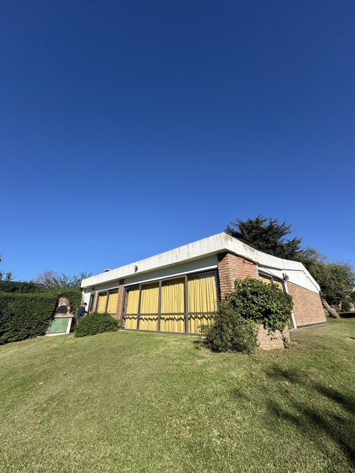 CASA CON BAJADA AL LAGO EN VILLA GUADALUPE