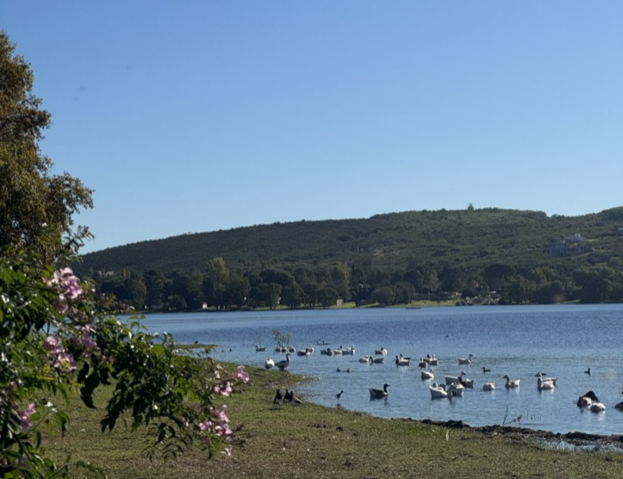CASA CON BAJADA AL LAGO EN VILLA GUADALUPE
