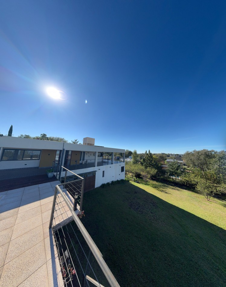 CASA EN VILLA NATURALEZA CON IMEJORABLE VISTA