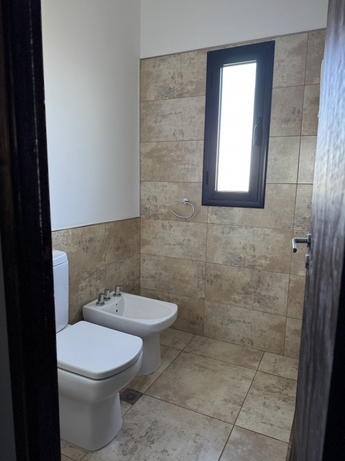 CASA EN VILLA NATURALEZA CON IMEJORABLE VISTA