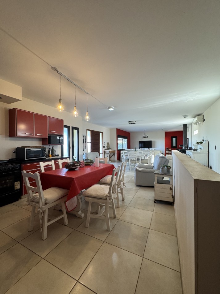 CASA EN VILLA NATURALEZA CON IMEJORABLE VISTA