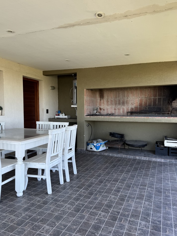 CASA EN VILLA NATURALEZA CON IMEJORABLE VISTA