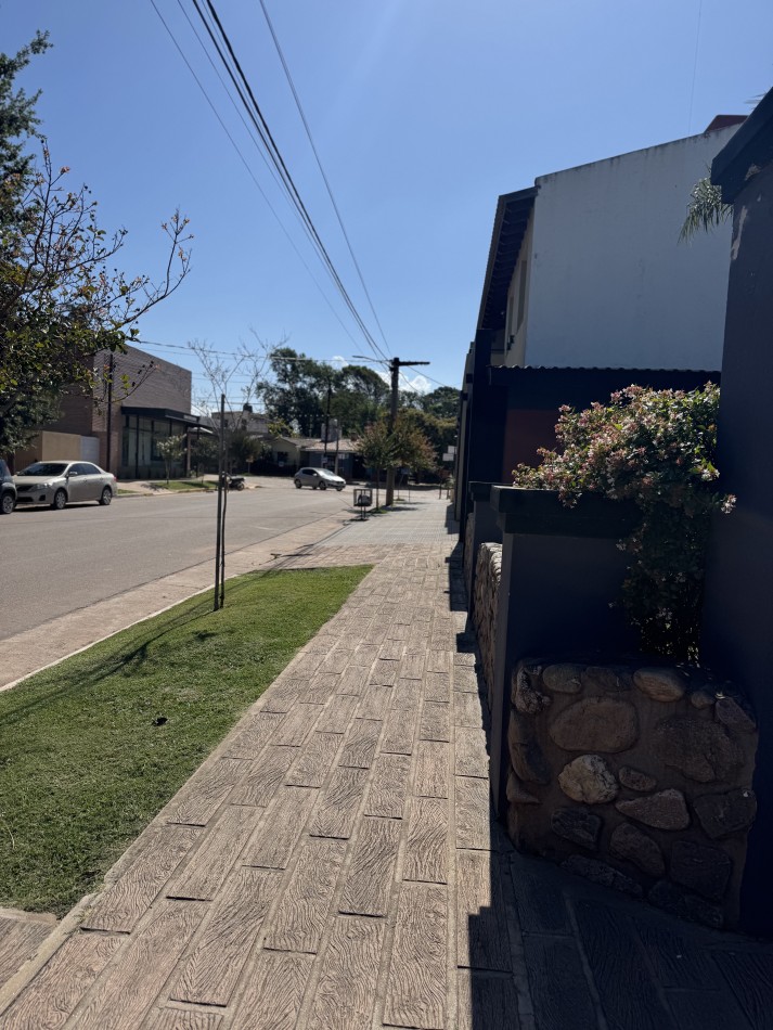 PROPIEDAD EN VILLA DEL DIQUE