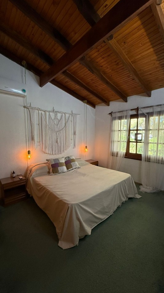 CASA A UNA CUADRA DEL LAGO 