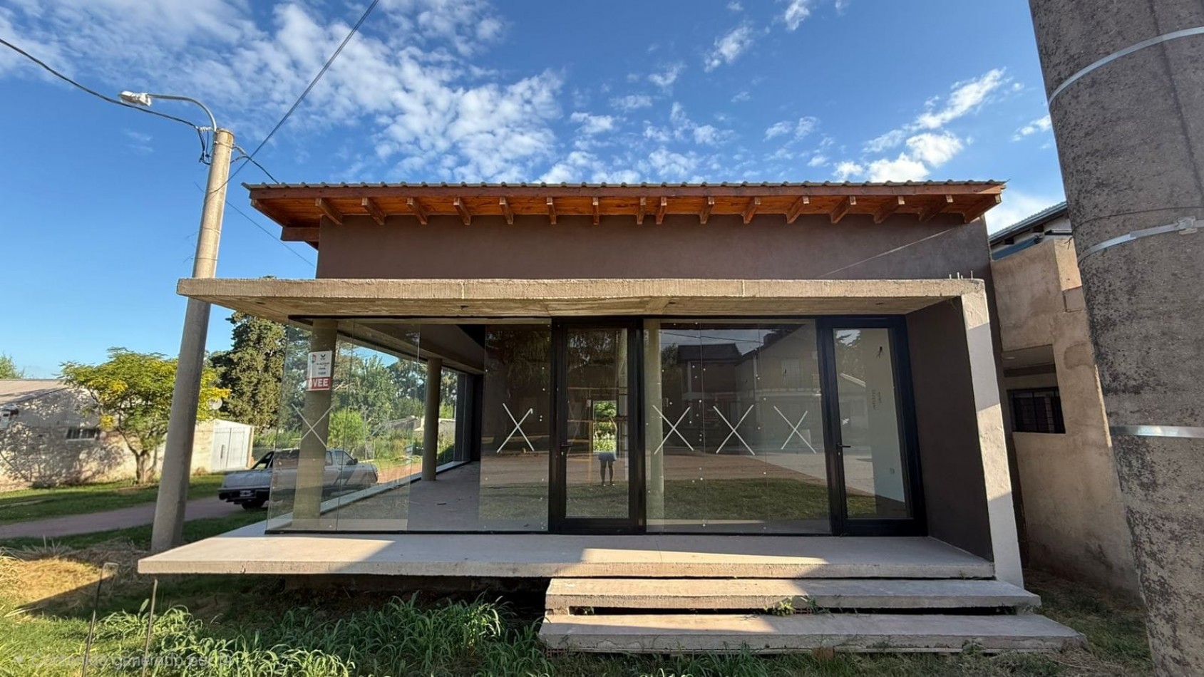 LOCAL EN VENTA EN VILLA DEL DIQUE 