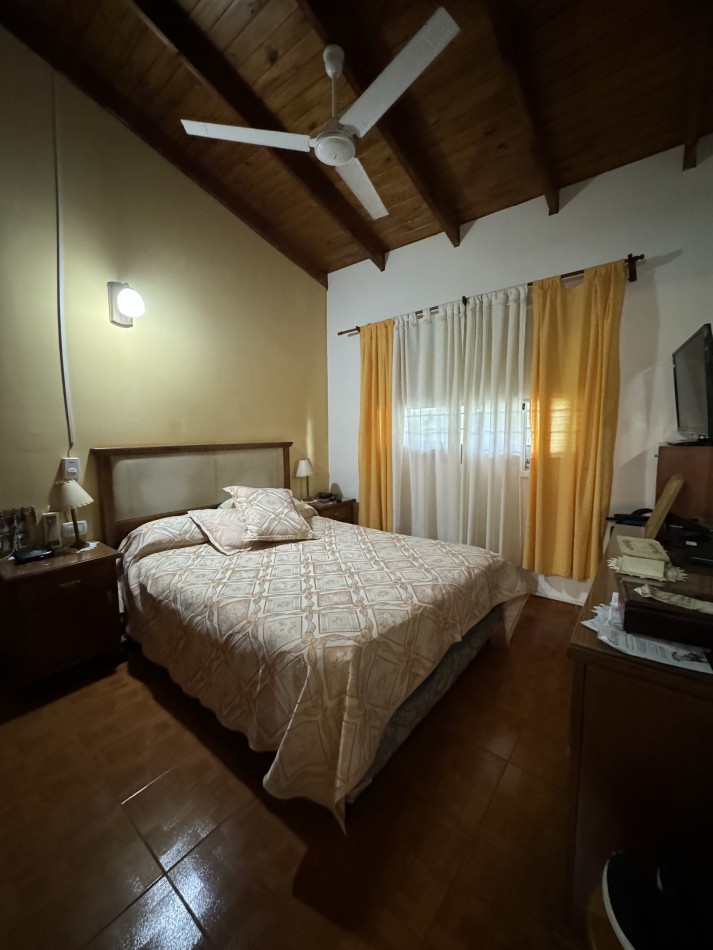 CASA DE GRAN LOTE EN VILLA DEL DIQUE! 