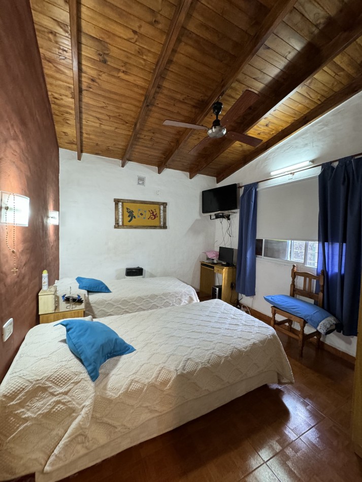 CASA DE GRAN LOTE EN VILLA DEL DIQUE! 