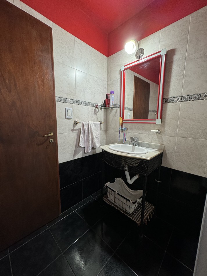 CASA DE GRAN LOTE EN VILLA DEL DIQUE! 