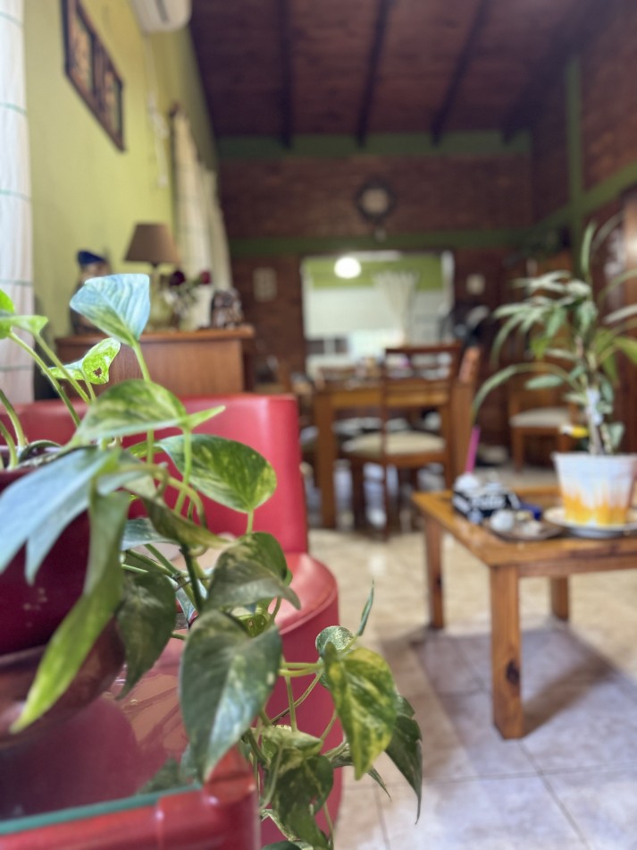 CASA DE GRAN LOTE EN VILLA DEL DIQUE! 