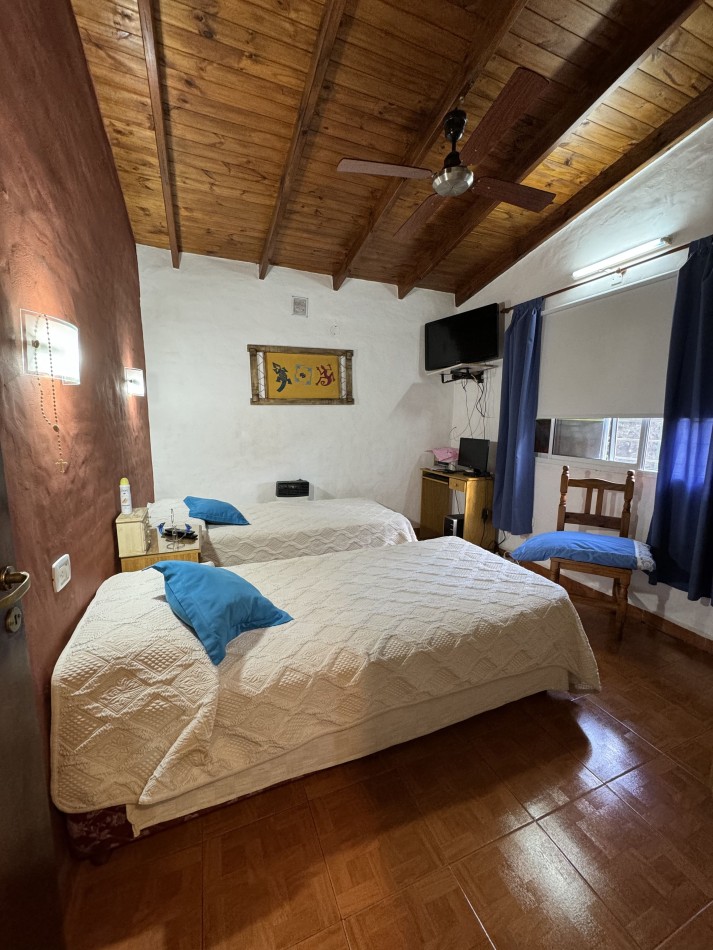 CASA DE GRAN LOTE EN VILLA DEL DIQUE! 