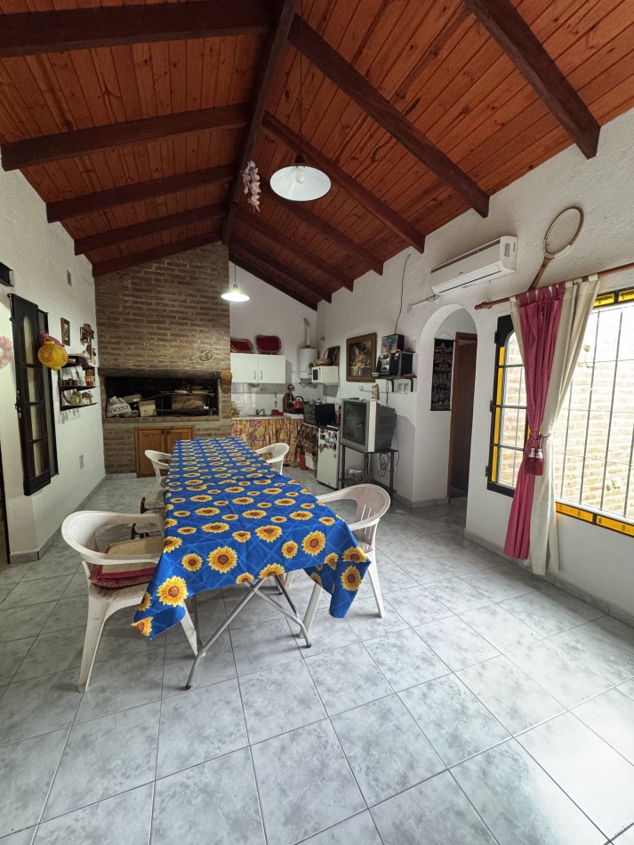 Casa Con Departamento Increible!