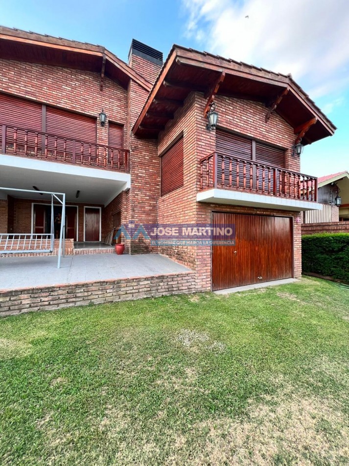 CASA EN EMBALSINA CON BAJADA DIRECTA AL LAGO